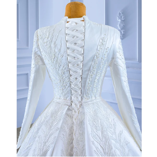 Muslim Elegant White Satin Wedding Dresses 2022 Ball Gown High Neck Handmade  Beading Pearl Lace Flower Long Sleeve Floor-Length / Long Wedding