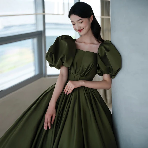 Vintage / Retro Dark Green Satin Prom Dresses A-Line / Princess 2022 Square Neckline Puffy Short Sleeve Backless Sweep Train Formal Dresses