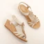 Roman Fashion Brown Summer Street Wear Beach Rhinestone Womens Sandals 2021 T-Strap 5 cm Wedges Open / Peep Toe Sandals High Heels