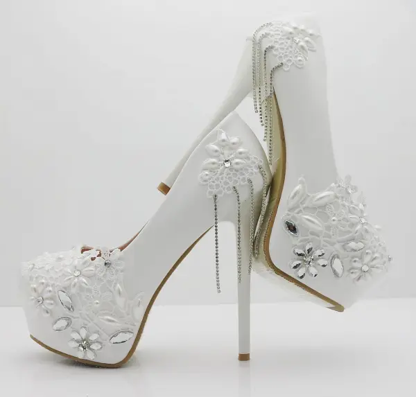 Modern / Fashion Ivory Wedding Shoes 2018 Appliques Lace Pearl Rhinestone Tassel 14 cm Stiletto Heels Round Toe Wedding Pumps