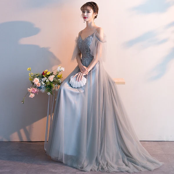 Élégant Gris Robe De Soirée 2019 Princesse Bretelles Spaghetti Perlage Cristal Manches Courtes Dos Nu Train De Balayage Robe De Ceremonie