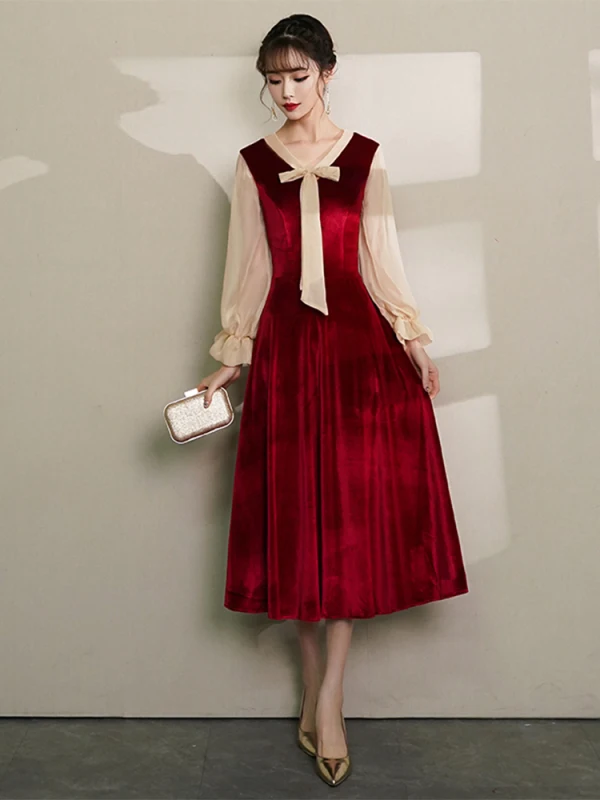 Vintage / Retro Burgundy Homecoming Graduation Dresses 2019 A-Line / Princess V-Neck Bow Suede Long Sleeve Tea-length Prom Dresses