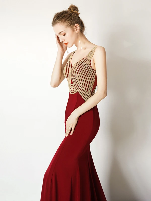 Chic / Beautiful Burgundy Evening Dresses 2019 Trumpet / Mermaid V-Neck Rhinestone Sleeveless Backless Sweep Train Formal Dresses