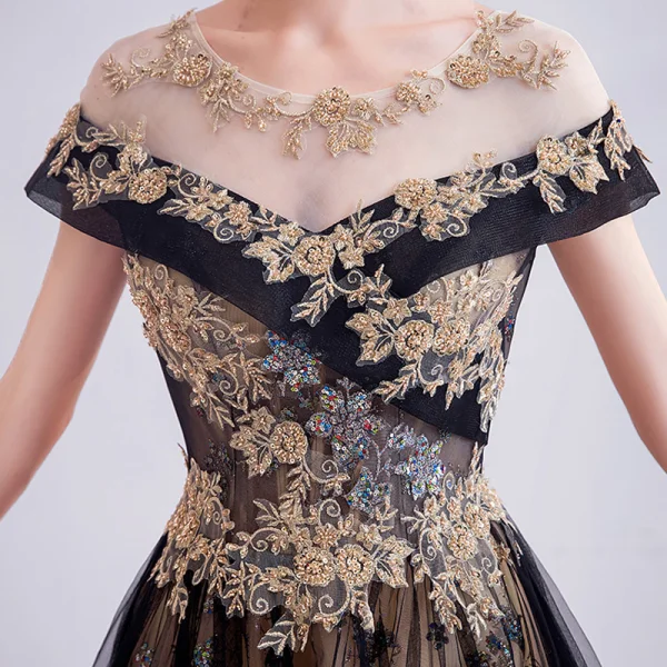 Haut de Gamme Noire Doré Robe De Soirée 2020 Princesse Encolure Dégagée Perlage Cristal Paillettes En Dentelle Fleur Manches Courtes Dos Nu Longue
