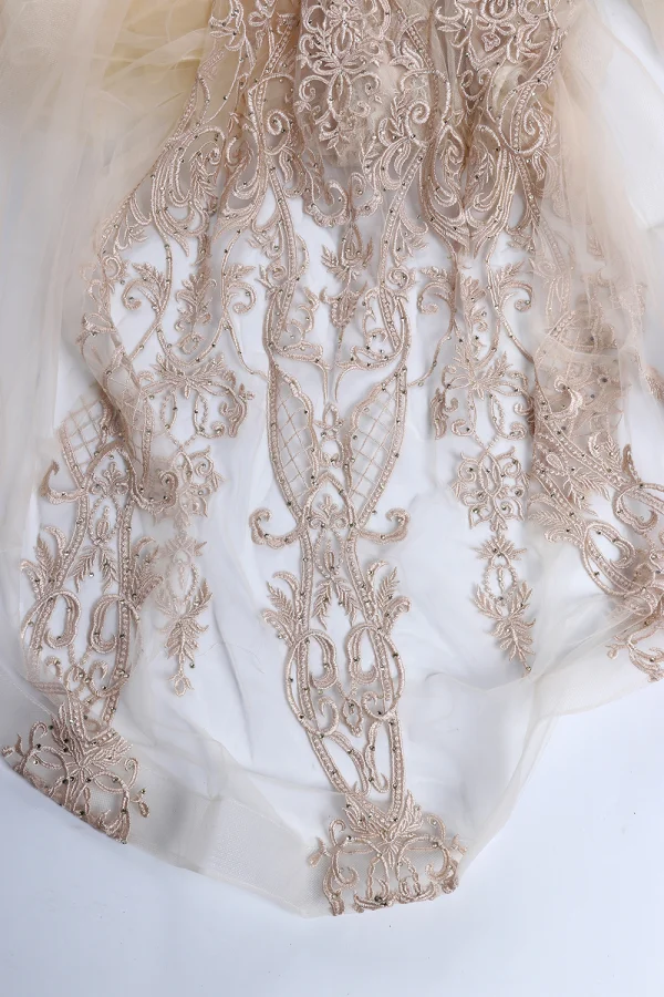 Luxe Élégant Beige Fait main Robe De Soirée 2020 Princesse U-Cou Perlage Gland Cristal Faux Diamant En Dentelle Fleur Sans Manches Dos Nu Train De Balayage Robe De Ceremonie