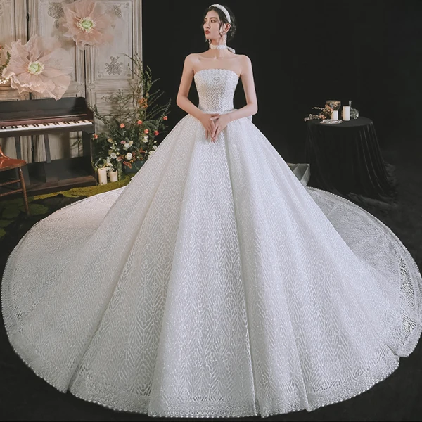 Simple Haut de Gamme Blanche Glitter Robe De Mariée 2021 Robe Boule Encolure Dégagée Manches Courtes Dos Nu Noeud Royal Train Mariage