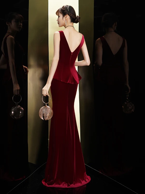 Charming Burgundy Suede Evening Dresses  2020 Trumpet / Mermaid V-Neck Sleeveless Backless Floor-Length / Long Formal Dresses