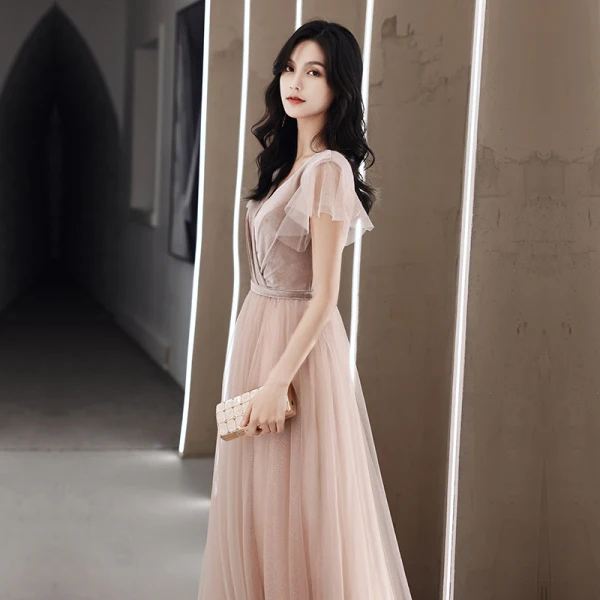 Simple Rougissant Rose Daim Robe Demoiselle D'honneur 2021 Princesse V-Cou Manches Courtes Dos Nu Longue Robe Pour Mariage