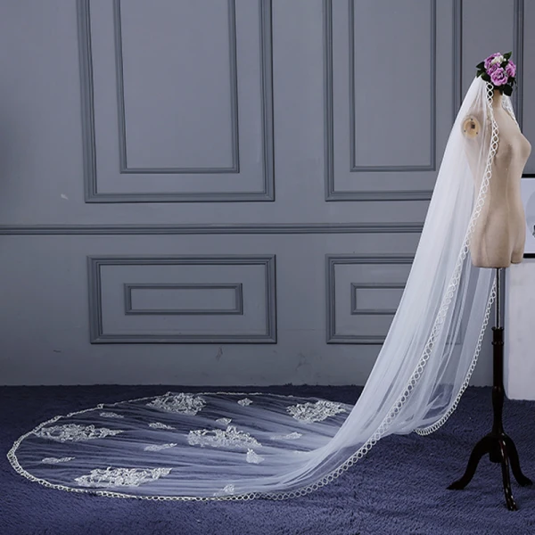 Fantastiske / Unike Hvit Bryllup Cathedral Train Appliques Blonder Tyll Brudeslør 2018