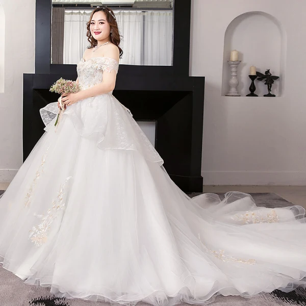 Romantique Blanche Robe Boule Grande Taille Robe De Mariée 2019 En Dentelle Tulle Dos Nu Perlage Bustier Chapel Train Mariage