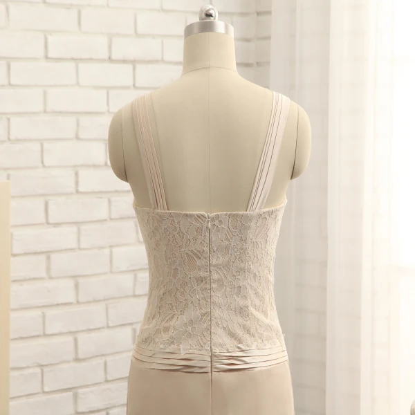 Luxury / Gorgeous Champagne With Shawl Trumpet / Mermaid Mother Of The Bride Dresses 2019 Lace Satin U-Neck Appliques Backless Embroidered Church Wedding Party Dresses