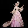 Vintage Średniowieczny Cukierki Różowy Suknia Balowa Sukienki Na Bal 2021 Wysokiej Szyi Długie Rękawy Długie Koronki 3D Aplikacje Haftowane Wykonany Ręcznie Cosplay Bal Sukienki Wizytowe