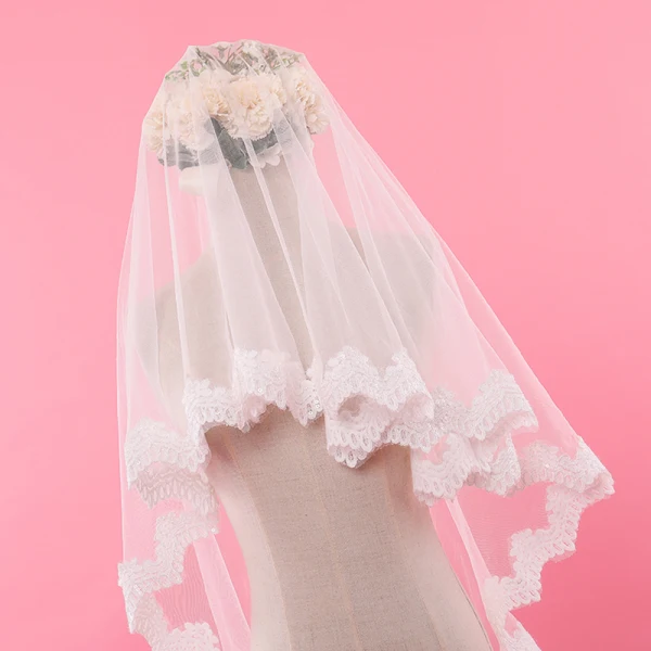 Classic Elegant White Wedding Tulle Lace Embroidered Sequins 1.5 m Short Wedding Veils 2019