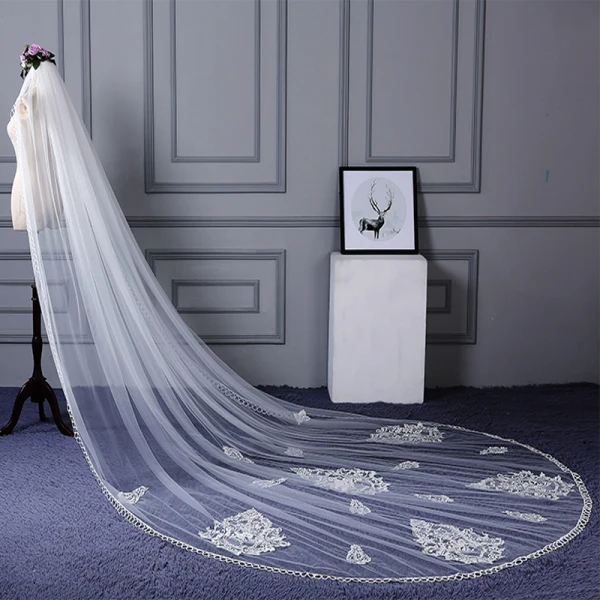 Fantastiske / Unike Hvit Bryllup Cathedral Train Appliques Blonder Tyll Brudeslør 2018