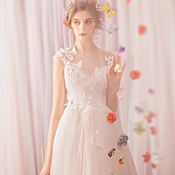 Charming White Floor-Length / Long 2018 Wedding A-Line / Princess Tulle V-Neck Butterfly Appliques Backless Wedding Dresses
