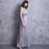 Mode Lange Lavendel Abendkleider 2018 A Linie V-Ausschnitt Tülle Applikationen Rückenfreies Festliche Kleider