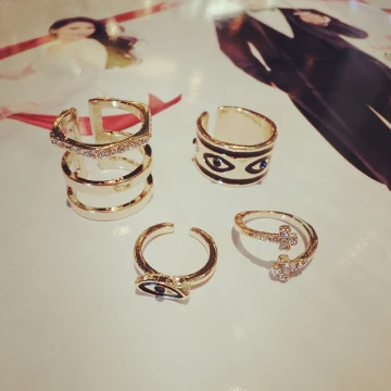 Amazing Unique Gold Rhinestone Eyes 4 Piece Rings Set Rave Club Rings 2019 Accessories