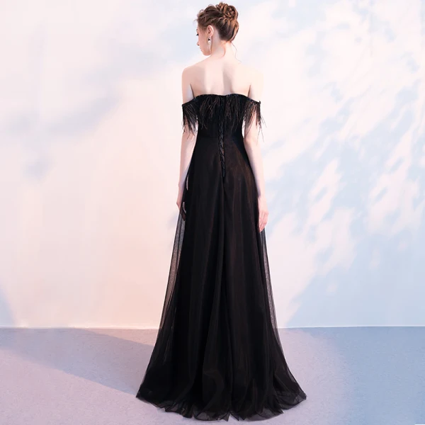 Elegante Schwarz Abendkleider 2018 A Linie Off Shoulder Kurze Ärmel Perlenstickerei Feder Sweep / Pinsel Zug Rückenfreies Festliche Kleider