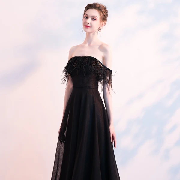 Elegante Schwarz Abendkleider 2018 A Linie Off Shoulder Kurze Ärmel Perlenstickerei Feder Sweep / Pinsel Zug Rückenfreies Festliche Kleider