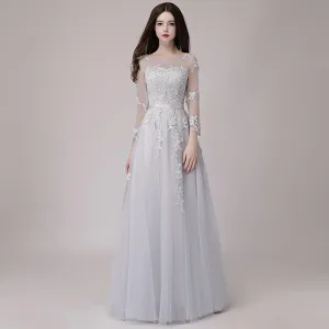 Abordable Gris Transparentes Robe De Bal 2018 Princesse Encolure Dégagée Manches Longues Appliques En Dentelle Ceinture Longue Volants Dos Nu Robe De Ceremonie