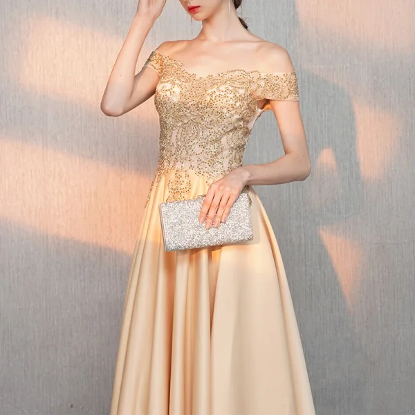 Elegant Gold Evening Dresses  2018 A-Line / Princess Off-The-Shoulder Short Sleeve Beading Floor-Length / Long Ruffle Backless Formal Dresses