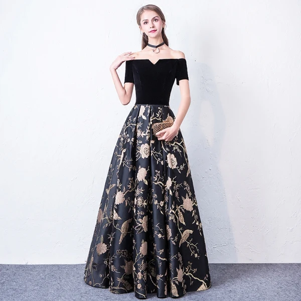 Modest / Simple Black Prom Dresses 2017 A-Line / Princess Off-The-Shoulder Short Sleeve Embroidered Floor-Length / Long Backless Formal Dresses