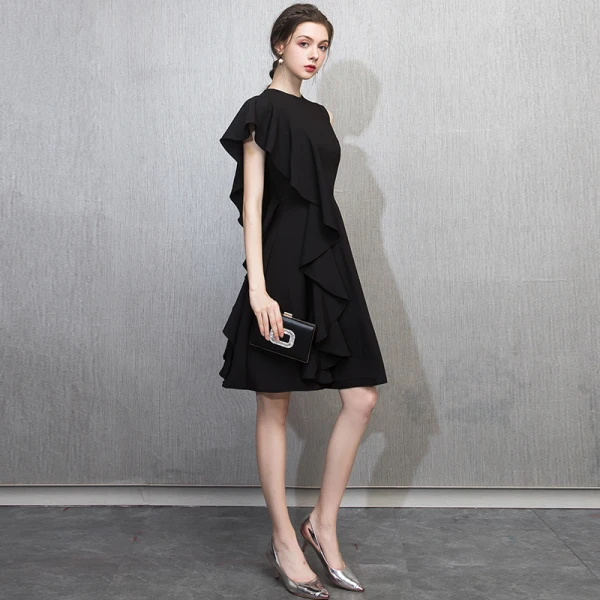 Chic / Beautiful Black Homecoming Graduation Dresses 2018 A-Line / Princess Scoop Neck One-Shoulder Short Sleeve Short Ruffle Formal Dresses