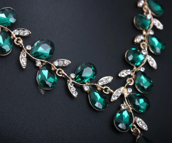 Vintage / Retro Dark Green Crystal Rhinestone Prom Necklaces 2023 Alloy Accessories