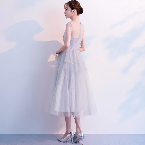 Chic / Belle Gris de retour Transparentes Robe De Graduation 2018 Princesse Encolure Dégagée Manches Courtes Faux Diamant Asymétrique Volants Robe De Ceremonie
