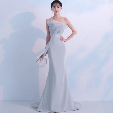 Elegante Grau Abendkleider 2018 Meerjungfrau Bandeau Ärmellos Sweep Pinsel Zug Rüschen Rückenfreies Festliche Kleider
