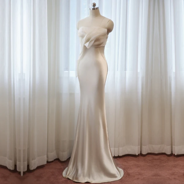 Elegante Grau Abendkleider 2018 Meerjungfrau Bandeau Ärmellos Sweep / Pinsel Zug Rüschen Rückenfreies Festliche Kleider