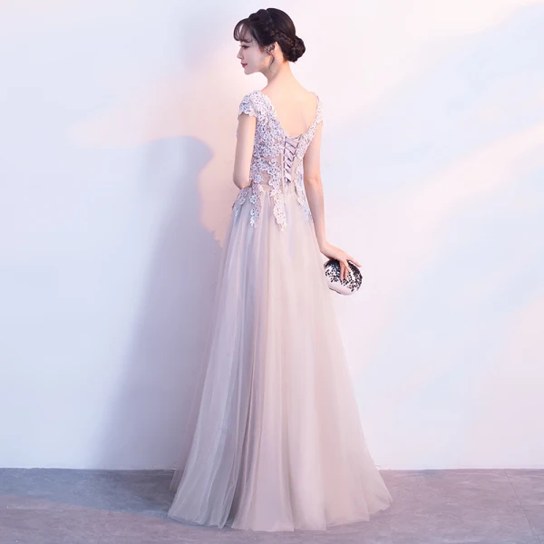Illusion Grey Evening Dresses 2018 A-Line / Princess V-Neck Cap Sleeves Appliques Lace Rhinestone Floor-Length / Long Ruffle Backless Formal Dresses