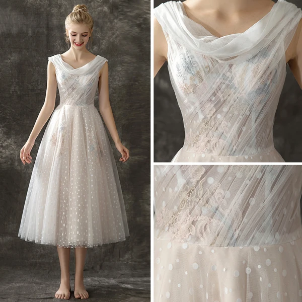 Modern / Fashion Champagne Prom Dresses 2018 A-Line / Princess Scoop Neck Sleeveless Embroidered Spotted Tulle Tea-length Ruffle Backless Formal Dresses
