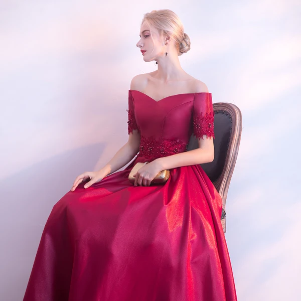 Modest / Simple Burgundy Evening Dresses 2017 A-Line / Princess Off-The-Shoulder Short Sleeve Appliques Lace Pearl Floor-Length / Long Backless Formal Dresses