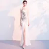 Style Chinois Ivoire Transparentes Robe De Soirée 2018 Trompette / Sirène Col Haut Sans Manches Brodé Fendue devant Longue Volants Robe De Ceremonie