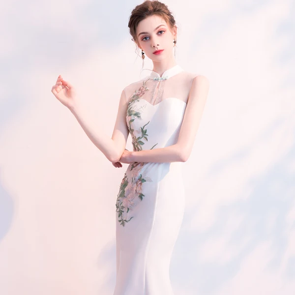 Chinesischer Stil Ivory / Creme Durchsichtige Abendkleider 2018 Meerjungfrau Stehkragen Ärmellos Stickerei Gespaltete Front Lange Rüschen Festliche Kleider