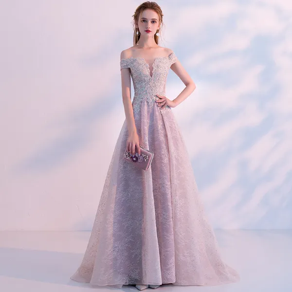 Seksowne Szary Przezroczyste Sukienki Na Bal 2018 Princessa Przy Ramieniu Kótkie Rękawy Aplikacje Z Koronki Rhinestone Trenem Sweep Wzburzyć Sukienki Wizytowe