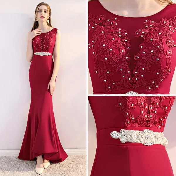 Chic / Belle Bordeaux Robe De Soirée 2018 Trompette / Sirène Encolure Dégagée Sans Manches Appliques En Dentelle Faux Diamant Train De Balayage Volants Robe De Ceremonie