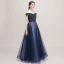 Luxus / Herrlich Marineblau Ballkleider 2018 A Linie Off Shoulder Kurze Ärmel Perlenstickerei Pailletten Stoffgürtel Lange Rüschen Rückenfreies Festliche Kleider