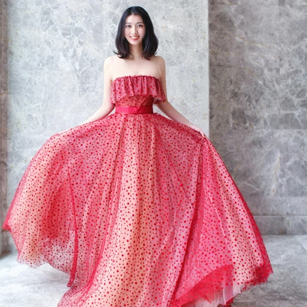 Affordable Red See-through Prom Dresses 2018 A-Line / Princess Scoop Neck Sleeveless Sash Spotted Tulle Floor-Length / Long Ruffle Formal Dresses