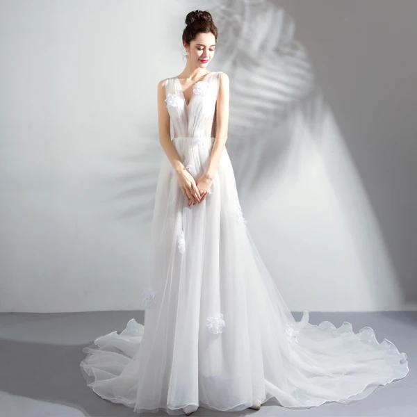 Charming Ivory Organza Wedding Dresses 2018 A-Line / Princess V-Neck Sleeveless Appliques Flower Chapel Train Ruffle