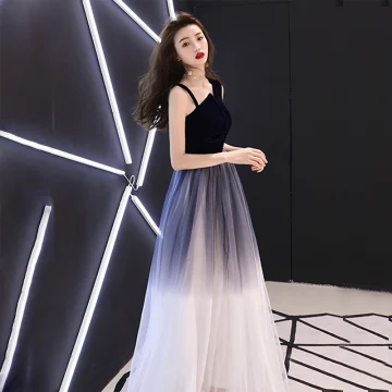 Abordable Bleu Marine Robe De Bal 2018 Princesse Unique Épaules Sans Manches Longue Volants Dos Nu Robe De Ceremonie