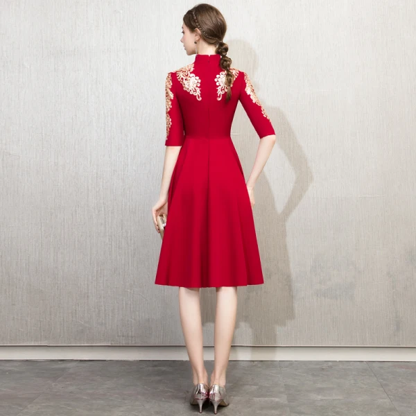 Chinese style Burgundy Homecoming Graduation Dresses 2018 A-Line / Princess High Neck 1/2 Sleeves Embroidered Tea-length Ruffle Formal Dresses