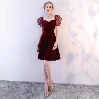 Modern Fashion Burgundy Homecoming Graduation Dresses 2018 A Line Princess Sweetheart Puffy Short Sleeve Short Ruffle Backless Formal Dresses