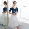 Chic / Beautiful Navy Blue White Homecoming Graduation Dresses 2018 A-Line / Princess Spaghetti Straps Short Sleeve Appliques Lace Star Embroidered Tea-length Ruffle Backless Formal Dresses