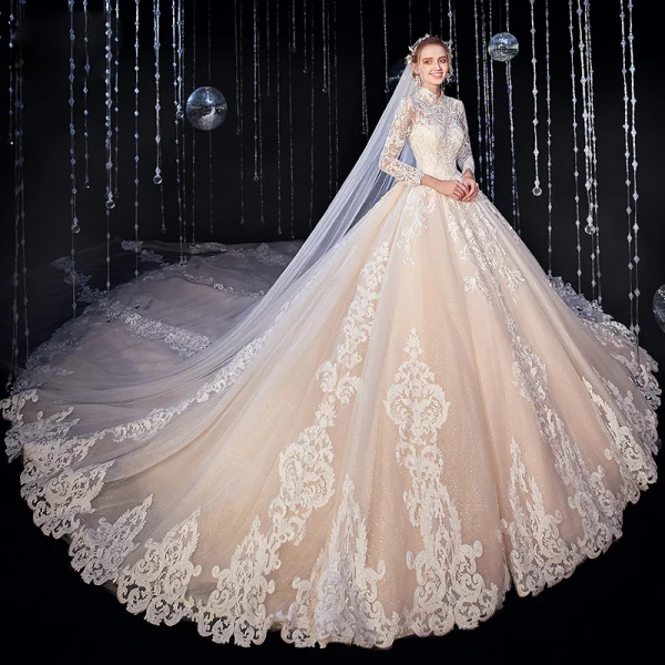 Vintage Muslimisches Champagner Brautkleider / Hochzeitskleider 2020 Ballkleid Stehkragen 3/4 Ärmel Durchbohrt Applikationen Spitze Kathedrale Schleppe Rüschen