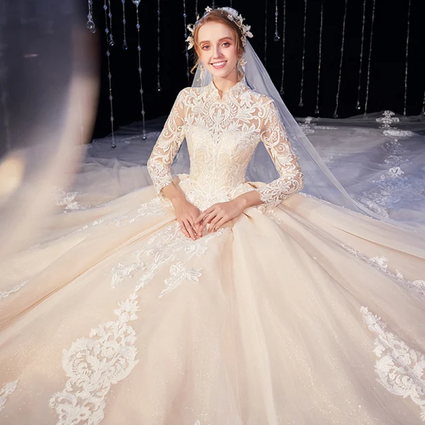 Vintage Muslimisches Champagner Brautkleider / Hochzeitskleider 2020 Ballkleid Stehkragen 3/4 Ärmel Durchbohrt Applikationen Spitze Kathedrale Schleppe Rüschen