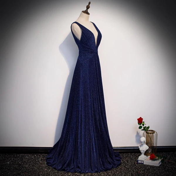 Elegante Marineblau Abendkleider 2020 A Linie Tiefer V-Ausschnitt Ärmellos Glanz Polyester Sweep / Pinsel Zug Rückenfreies Festliche Kleider