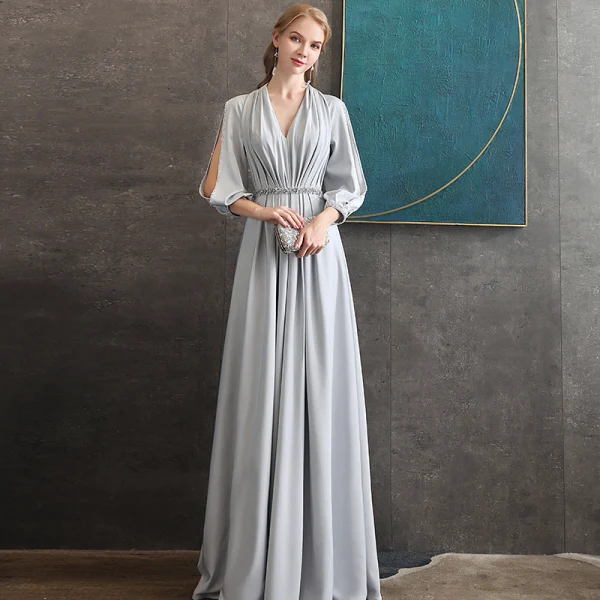 Elegante Grau Chiffon Abendkleider 2020 A Linie V-Ausschnitt Geschwollenes 3/4 Ärmel Perlenstickerei Stoffgürtel Lange Rüschen Rückenfreies Festliche Kleider