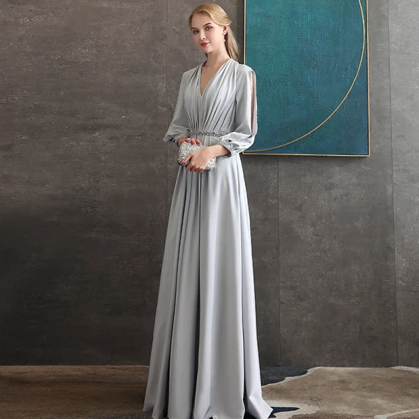 Elegante Grau Chiffon Abendkleider 2020 A Linie V-Ausschnitt Geschwollenes 3/4 Ärmel Perlenstickerei Stoffgürtel Lange Rüschen Rückenfreies Festliche Kleider